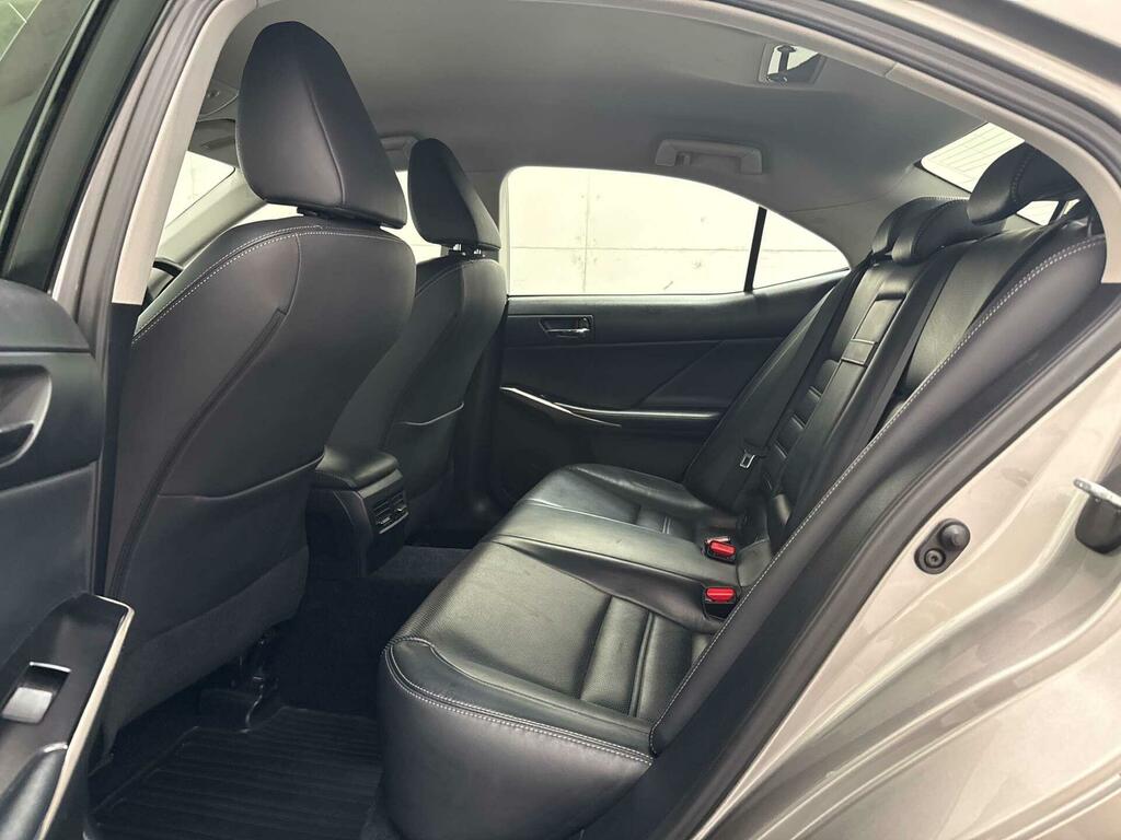 Lexus IS 2.5 Executive Edition Saloon Hybrid E-c Black #40