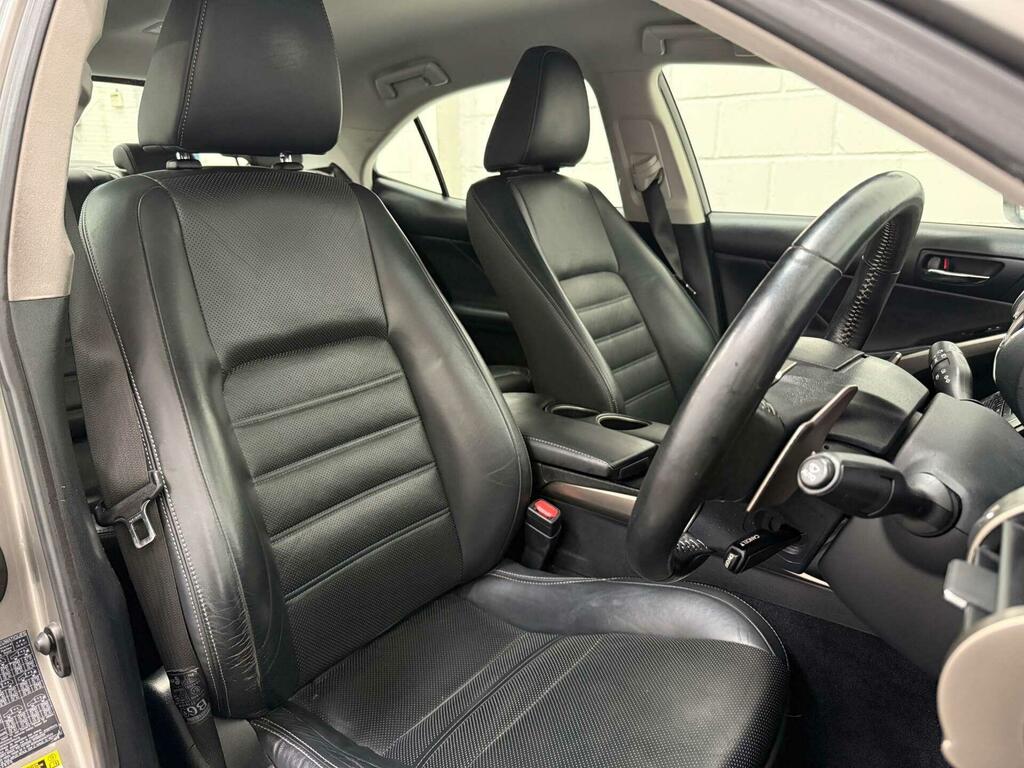 Lexus IS 2.5 Executive Edition Saloon Hybrid E-c Black #33