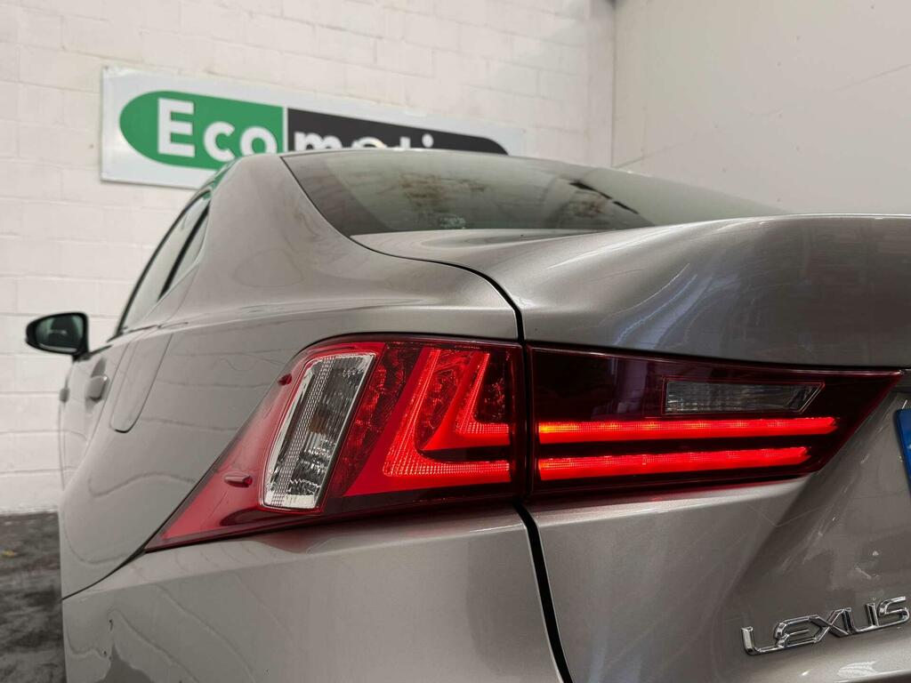 Lexus IS 2.5 Executive Edition Saloon Hybrid E-c Black #19