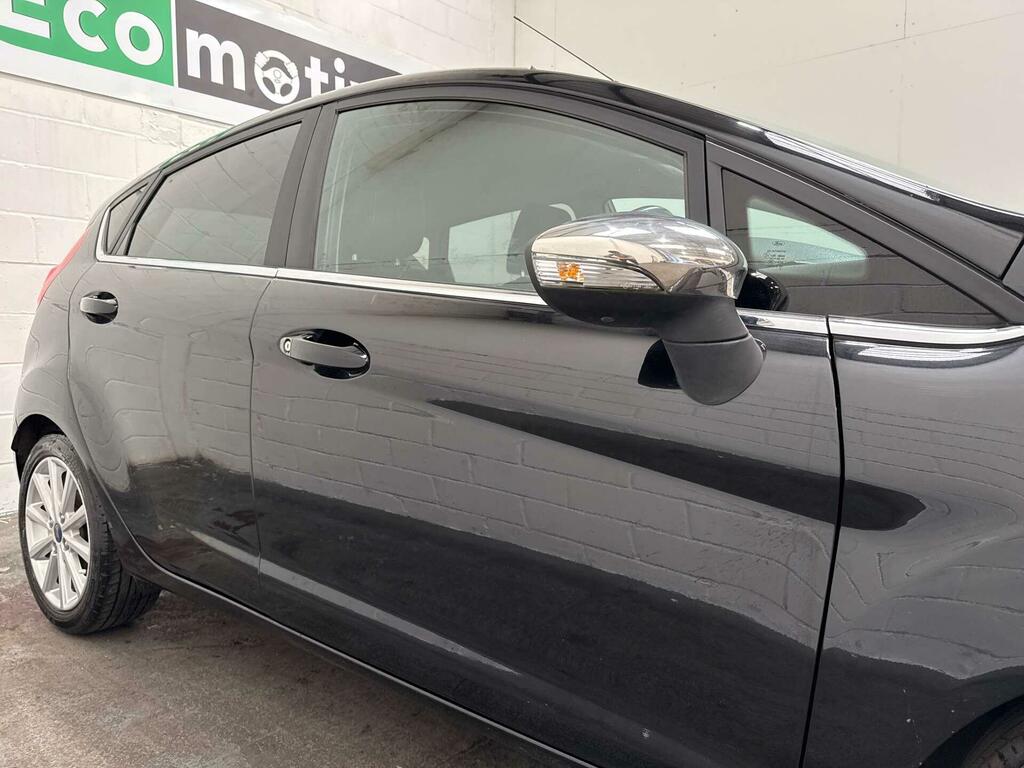 Ford Fiesta Titanium Black #6