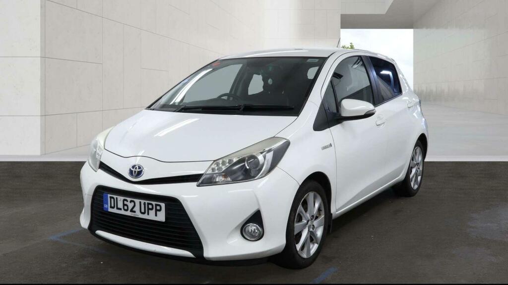 Toyota Yaris 1.5 Vvt-h T Spirit Cvt Euro 5 White #2