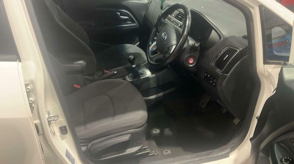 Kia RIO 1.4 Crdi 3 Black #10