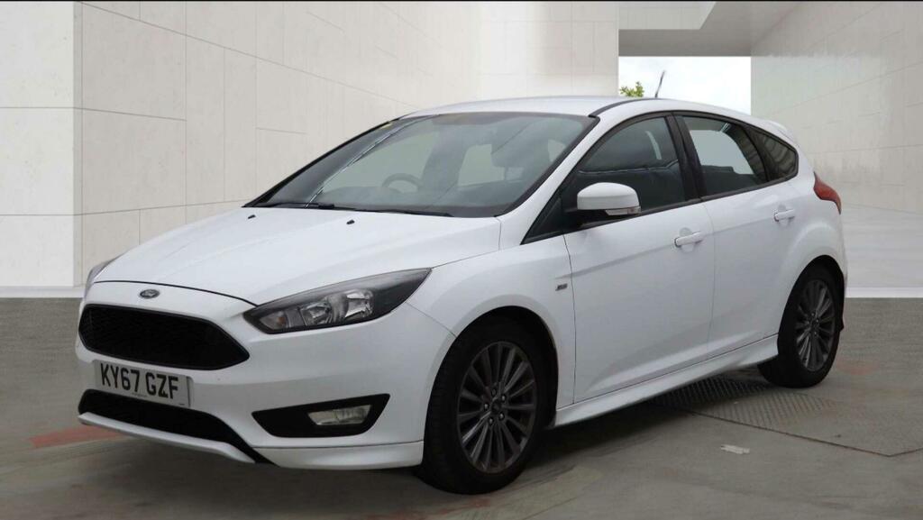 Ford Focus St-line White #2
