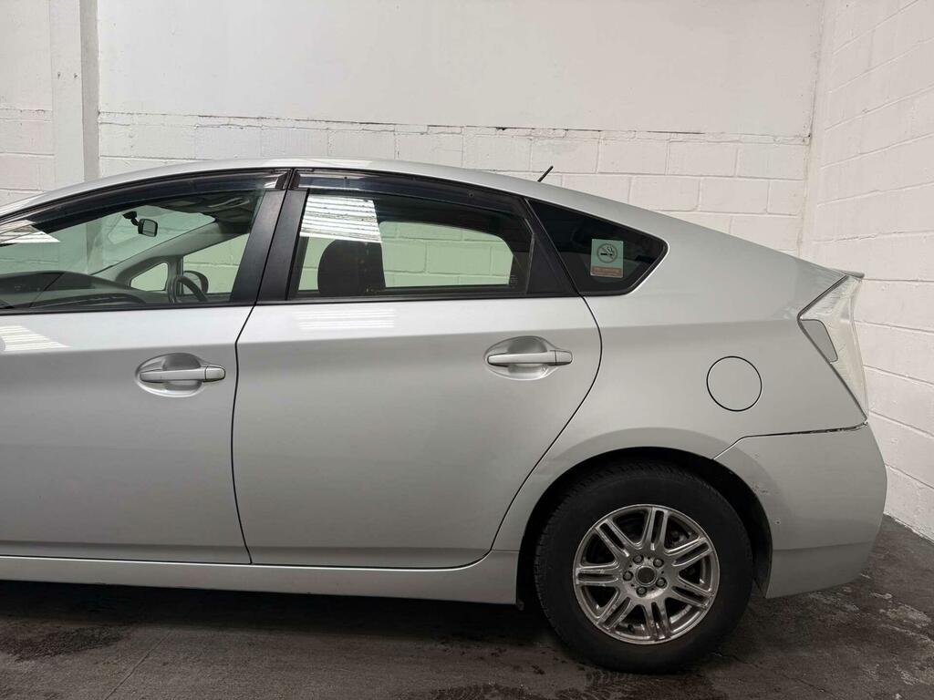 Toyota Prius 1.5 Cvt Black #13