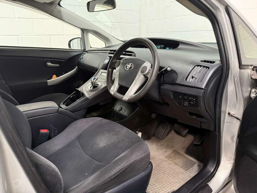 Toyota Prius 1.5 Cvt Black #25