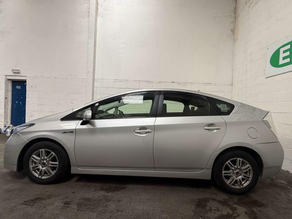 Toyota Prius 1.5 Cvt Black #12