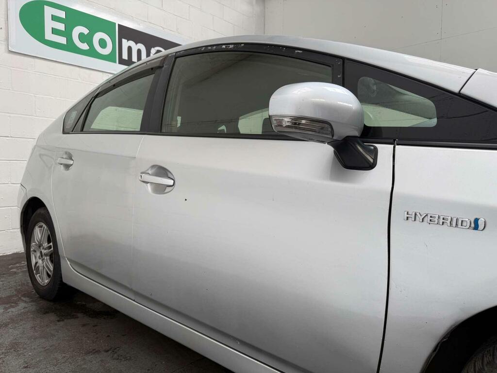 Toyota Prius 1.5 Cvt Black #8