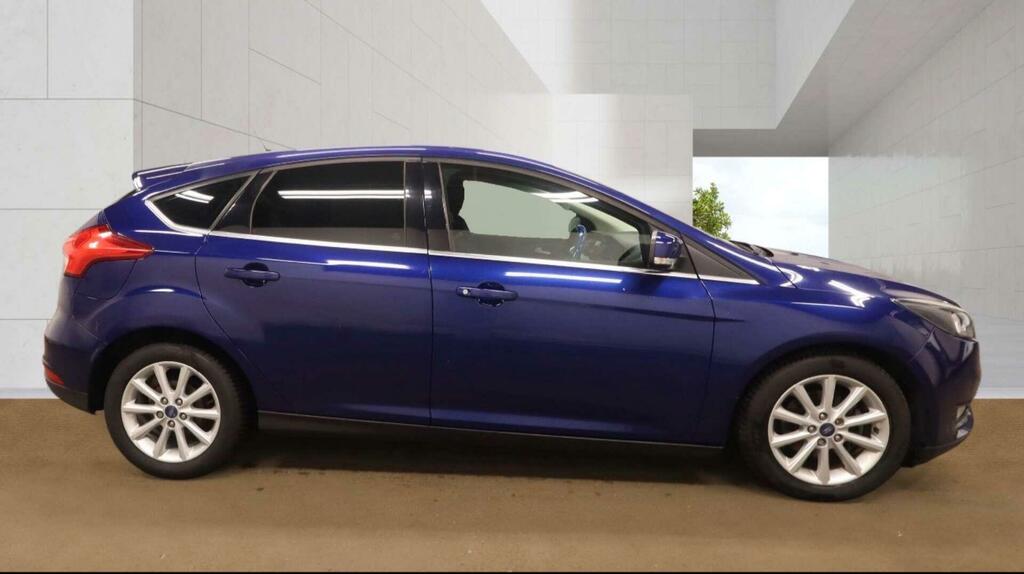 Ford Focus Titanium Blue #5