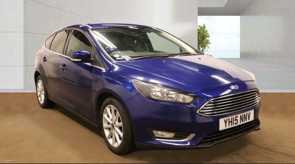 Ford Focus Titanium Blue