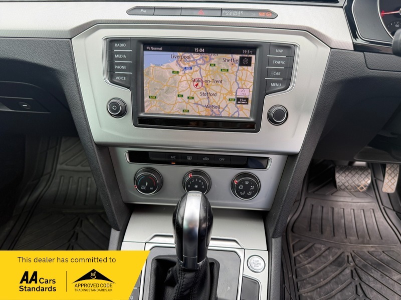 Volkswagen Passat 2.0 Tdi S Dsg White #10