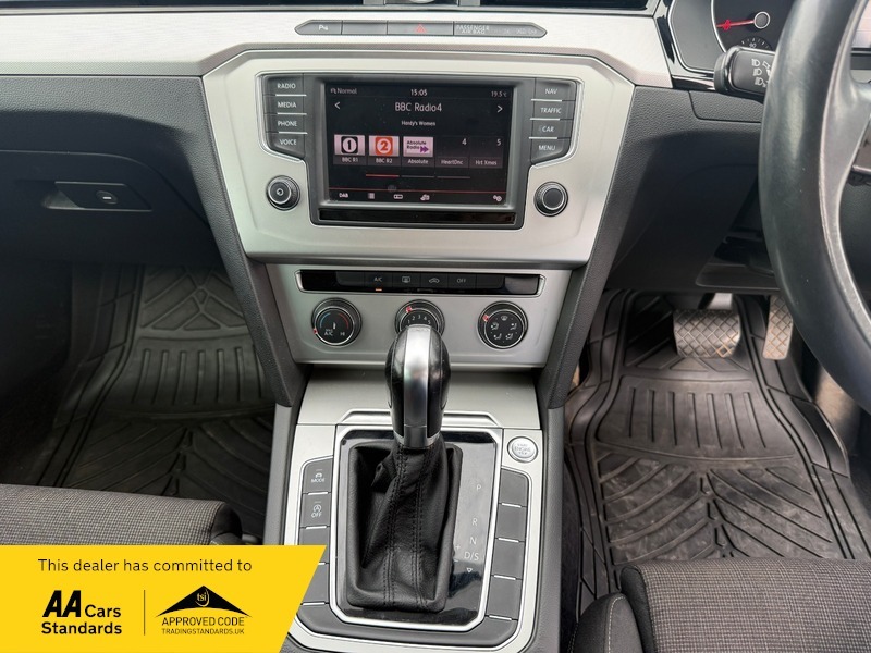 Volkswagen Passat 2.0 Tdi S Dsg White #13
