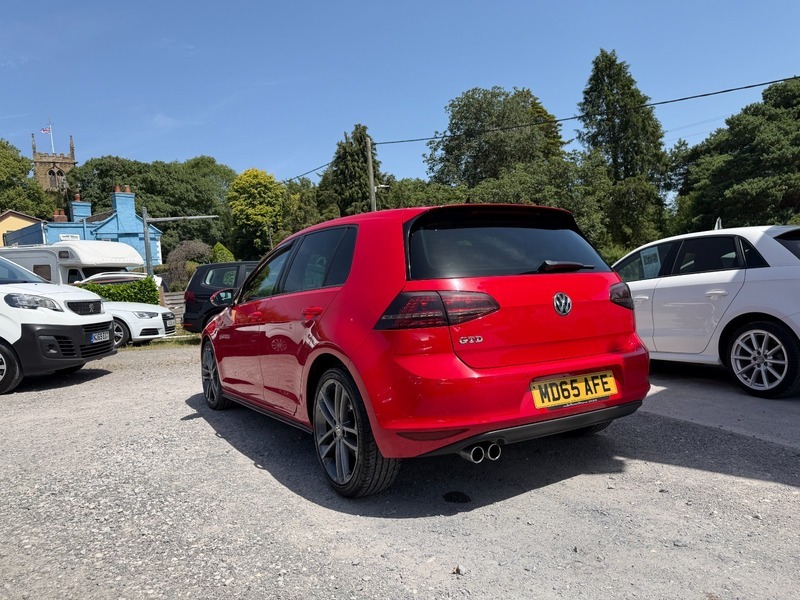 Volkswagen Golf Gtd Red #5