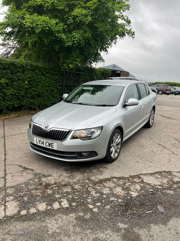 Skoda Superb 2.0 Tdi Cr 140 Se Silver #2