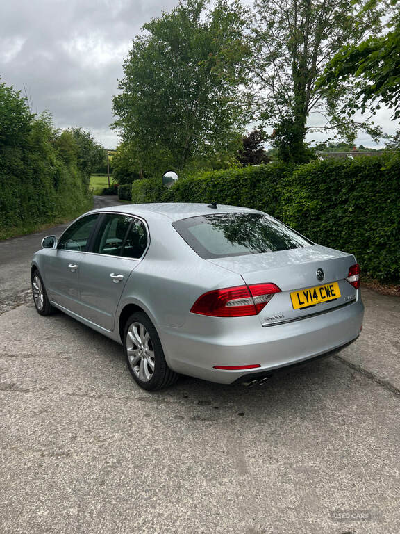 Skoda Superb 2.0 Tdi Cr 140 Se Silver #3
