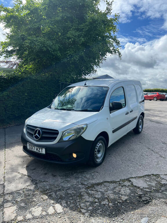 Mercedes-Benz CITAN 109Cdi Van White