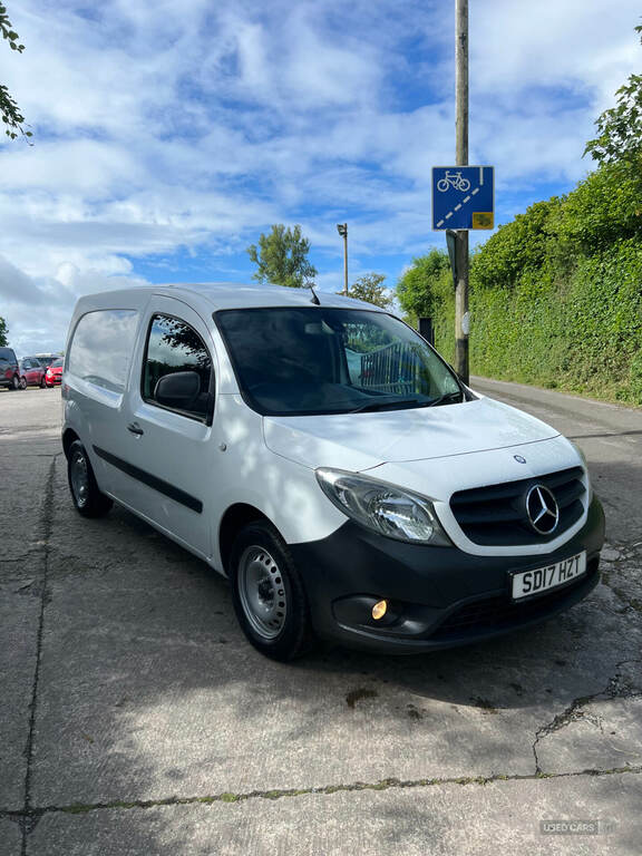 Mercedes-Benz CITAN 109Cdi Van White