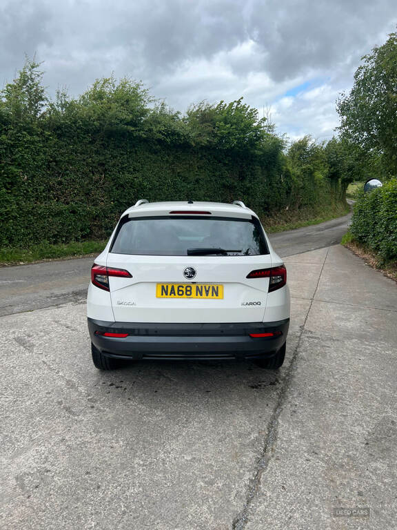 Skoda Karoq 1.6 Tdi Se L Dsg White #5
