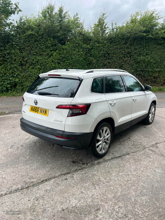 Skoda Karoq 1.6 Tdi Se L Dsg White #4