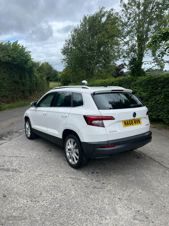Skoda Karoq 1.6 Tdi Se L Dsg White #3