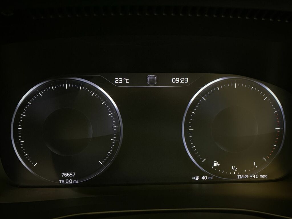 Volvo XC40 2.0 D4 190 Bhp Inscription Pro Awd Nq NG19NHD Grey #4