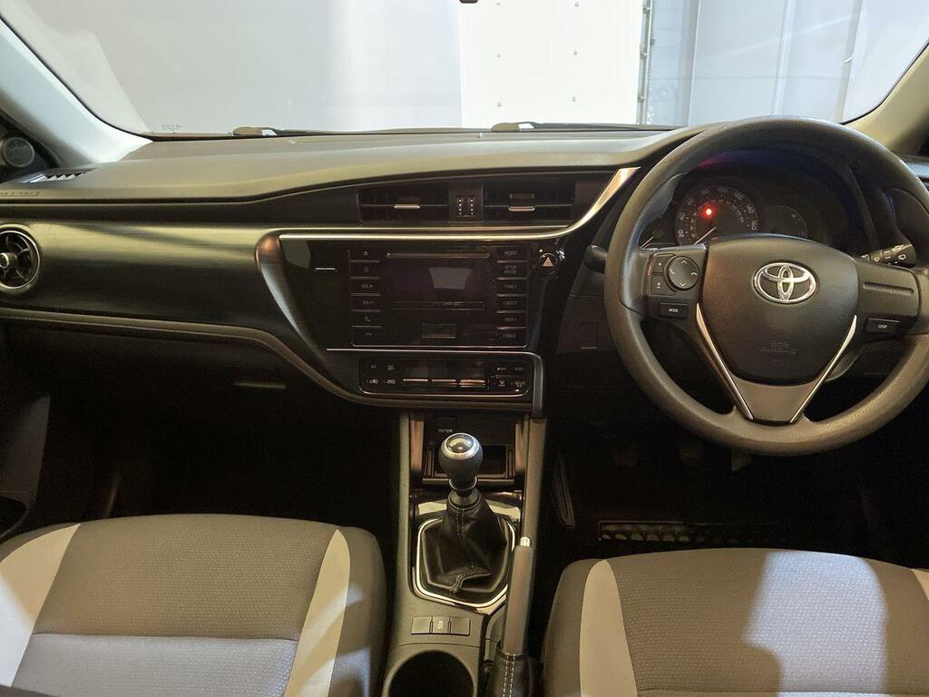 Toyota Auris 1.4 D-4-d 90 Bhp Active Touring Sports Nq FL65TZH #3