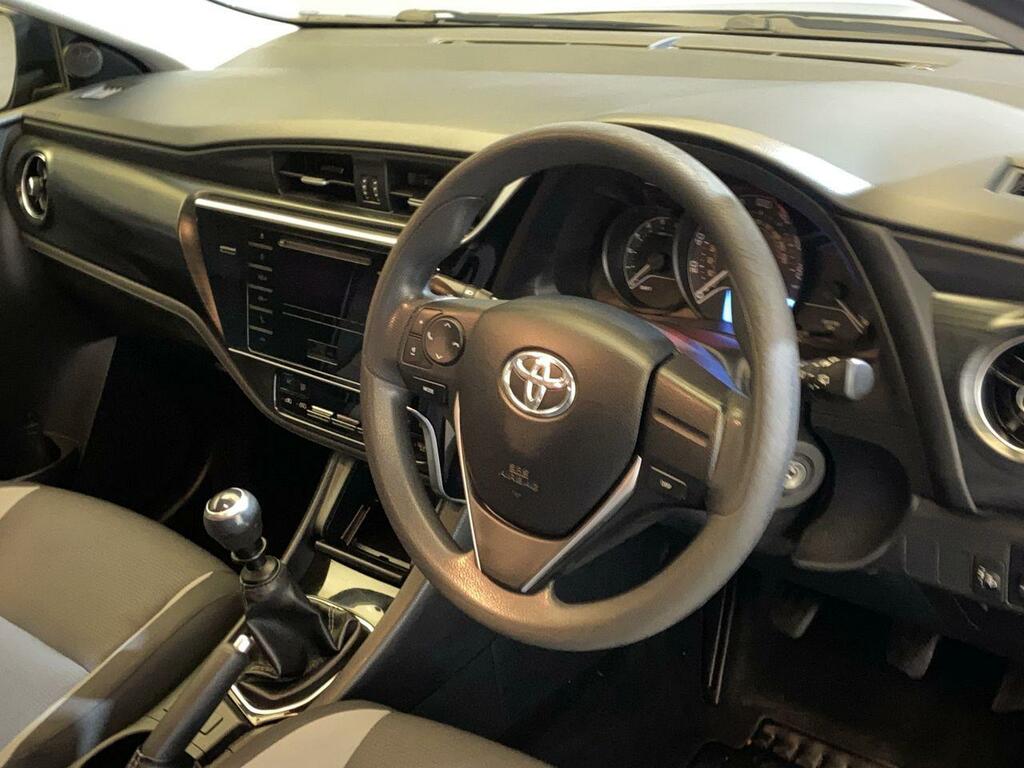 Toyota Auris 1.4 D-4-d 90 Bhp Active Touring Sports Nq FL65TZH #2