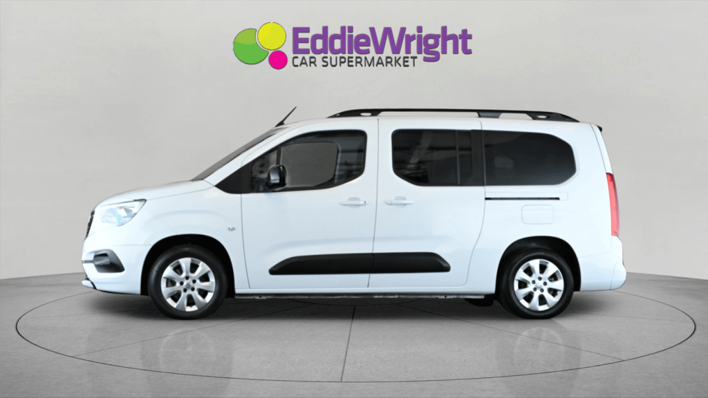 Vauxhall Combo-e Life 50 Kwh 136 Ps Design XL Vq  #3