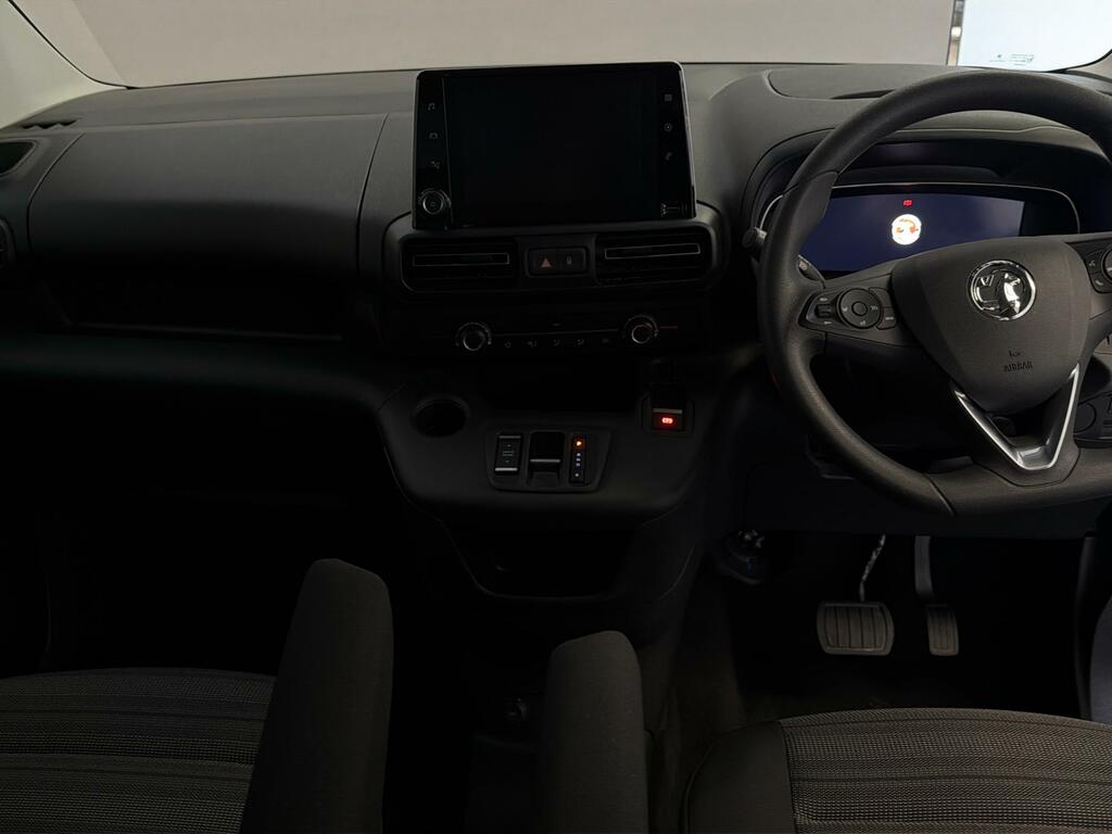 Vauxhall Combo-e Life 50 Kwh 136 Ps Design XL Vq  #5