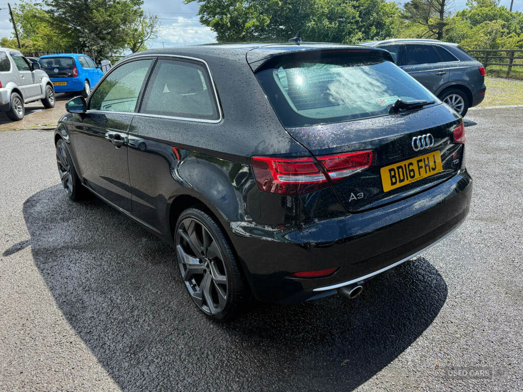 Audi A3 1.6 Tdi Sport Black #5