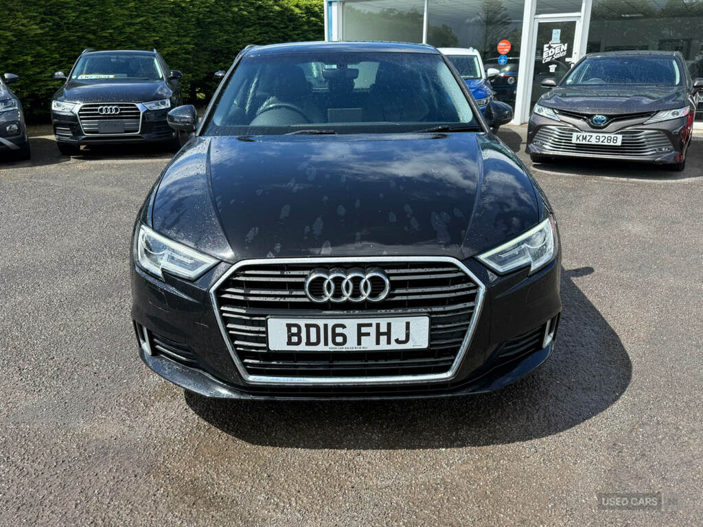 Audi A3 1.6 Tdi Sport Black #2