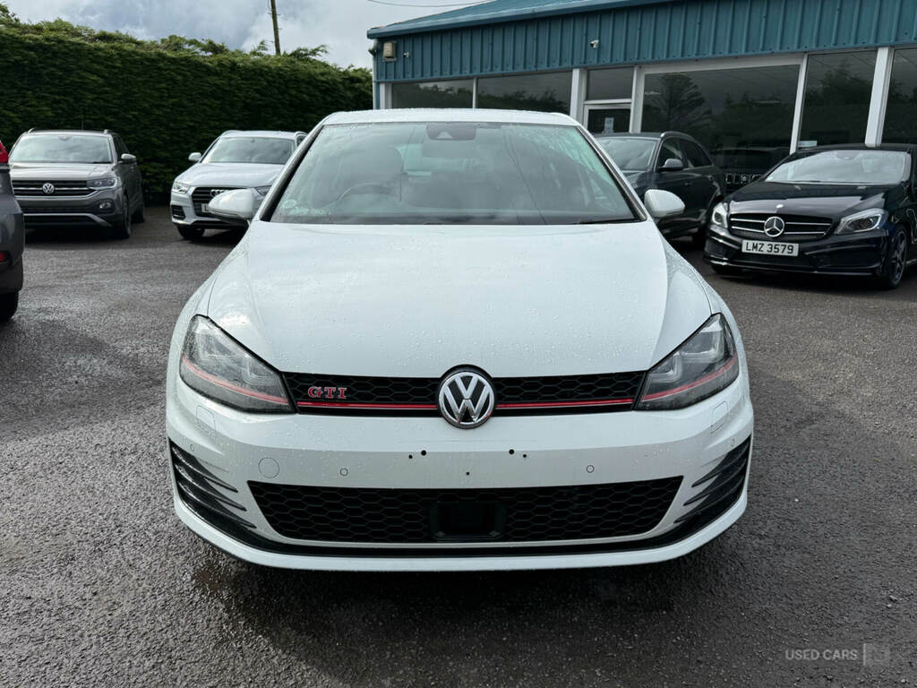 Volkswagen Golf 2.0 Gti Performance Dsg Dcc White #2