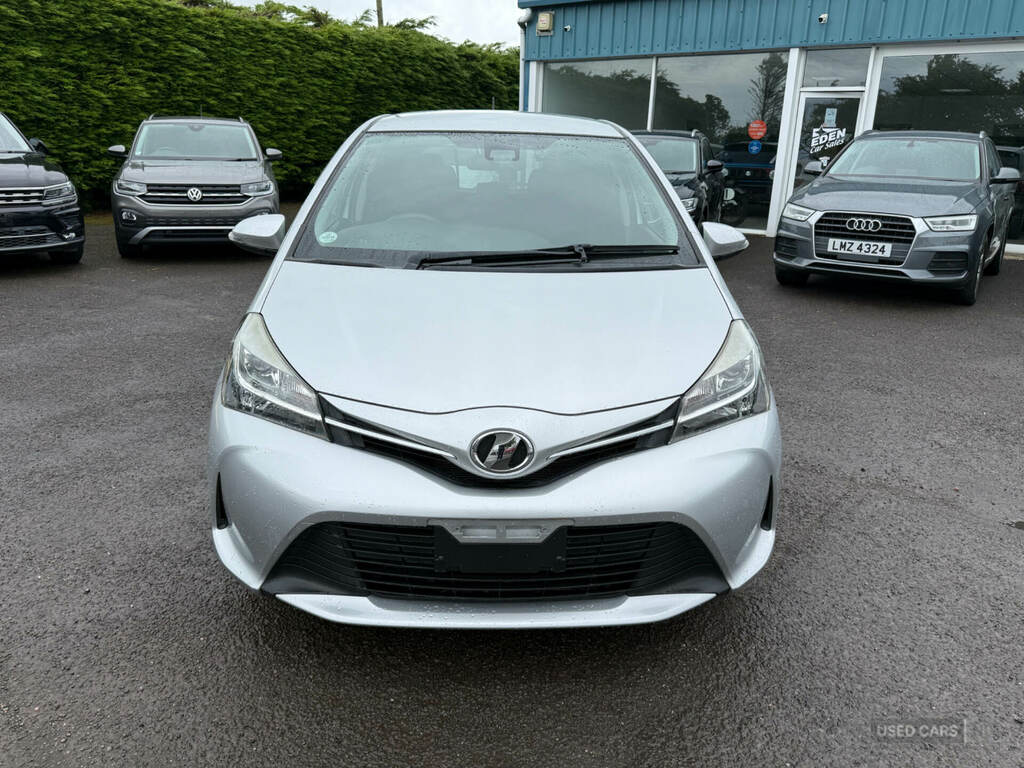 Toyota Yaris 1.3 Vvt Silver #2