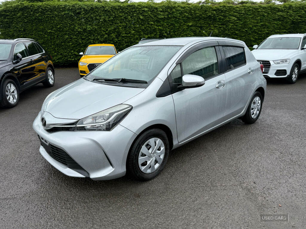 Toyota Yaris 1.3 Vvt Silver #3