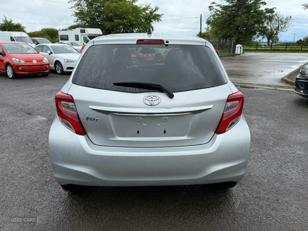 Toyota Yaris 1.3 Vvt Silver #6