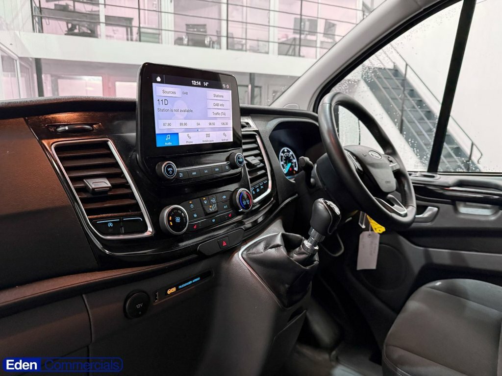 Ford Transit Custom 2L Limited FG73HKP Black #4