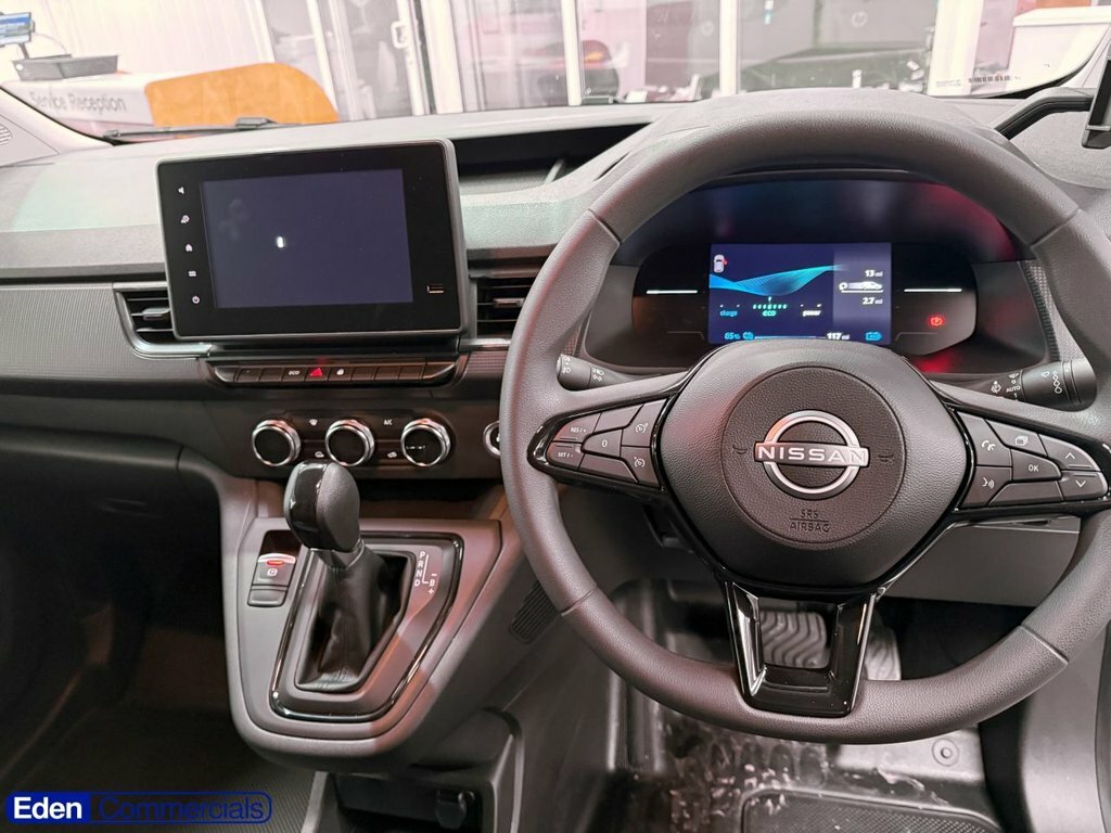 Nissan TOWNSTAR Mpv YB26KRE White #2