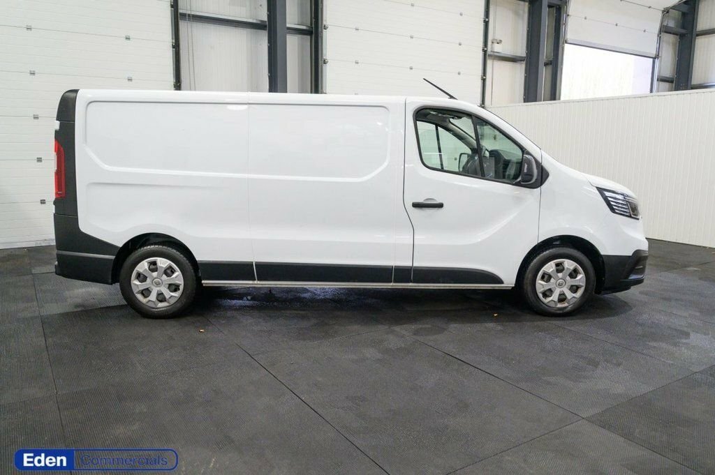 Renault Trafic 2L Start MJ73VZK White #2