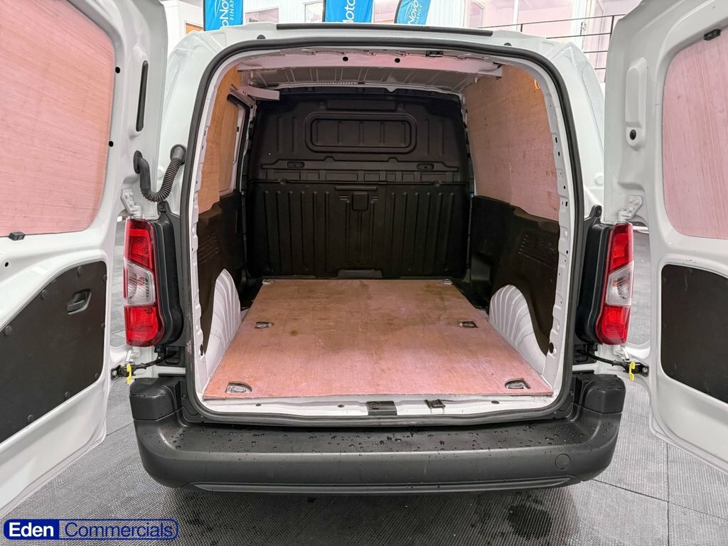 Citroen Berlingo 1.5L Enterprise Edition M White #4