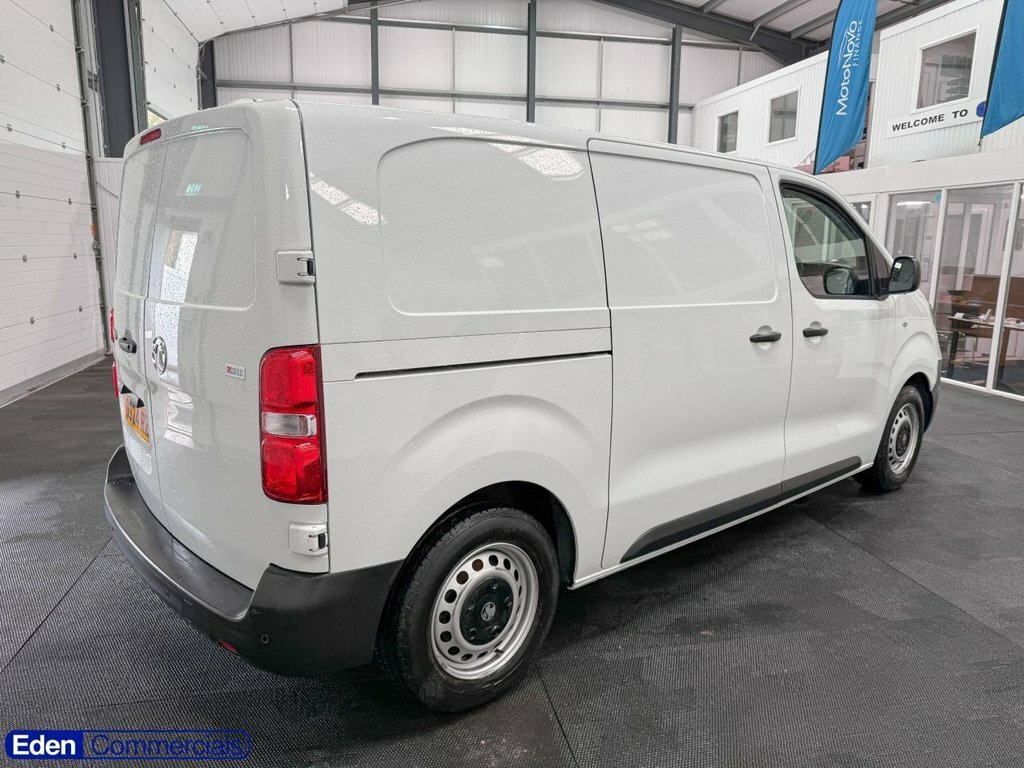 Vauxhall Vivaro 1.5L Prime 6Dr White #5