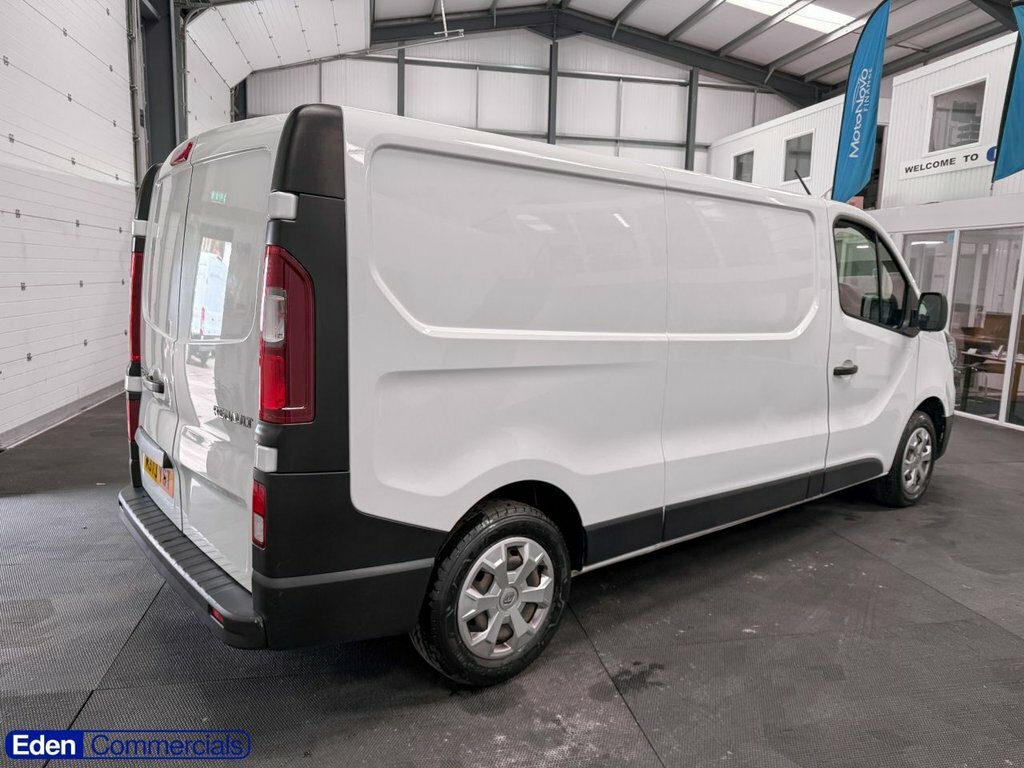 Renault Trafic 2L Start White #2
