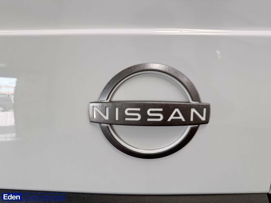 Nissan TOWNSTAR Petrol White #6