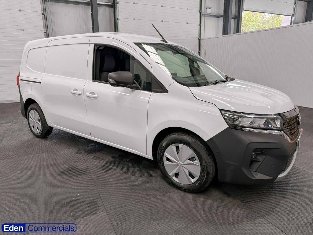 Nissan TOWNSTAR Petrol White
