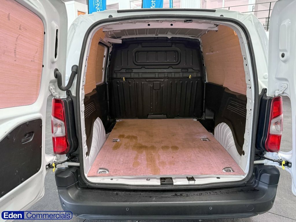 Citroen Berlingo 1.5L Enterprise Edition M White #4