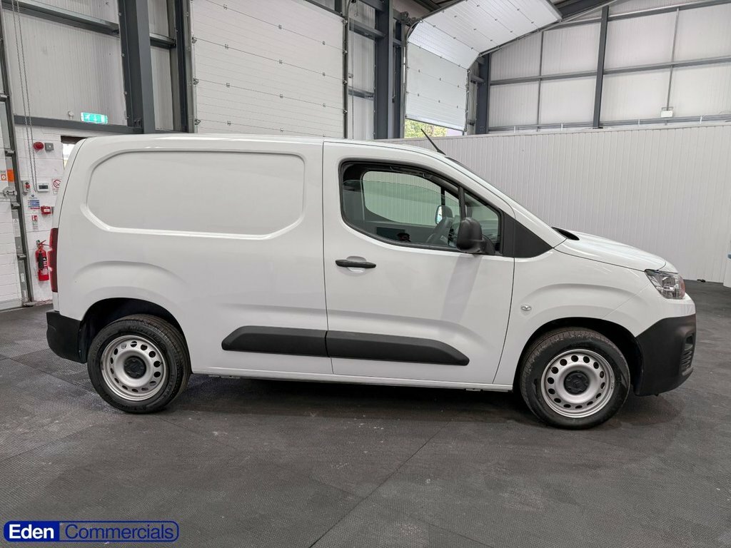 Citroen Berlingo 1.5L Enterprise Edition M White #2