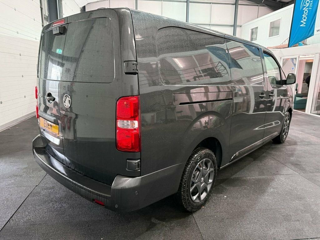 Vauxhall Vivaro 2L Pro 6Dr Grey #4