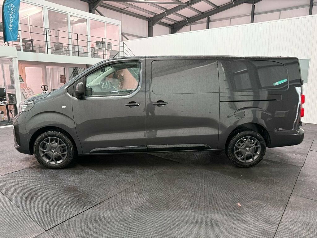 Vauxhall Vivaro 2L Pro 6Dr Grey #6