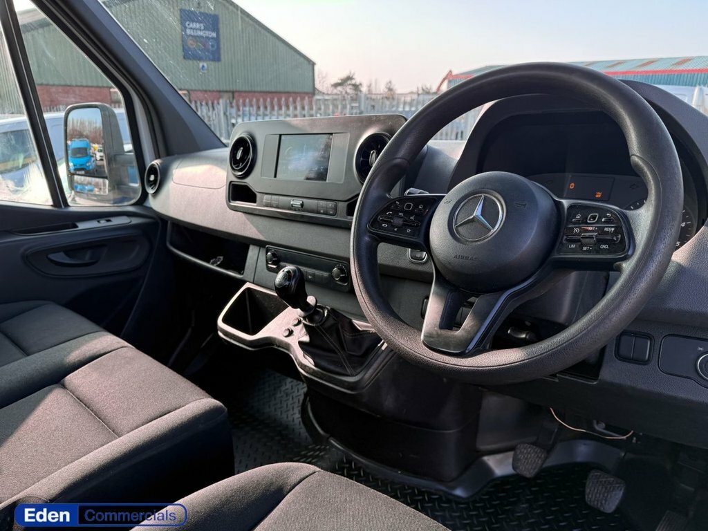 Mercedes-Benz Sprinter 2.1L 316 Cdi White #2