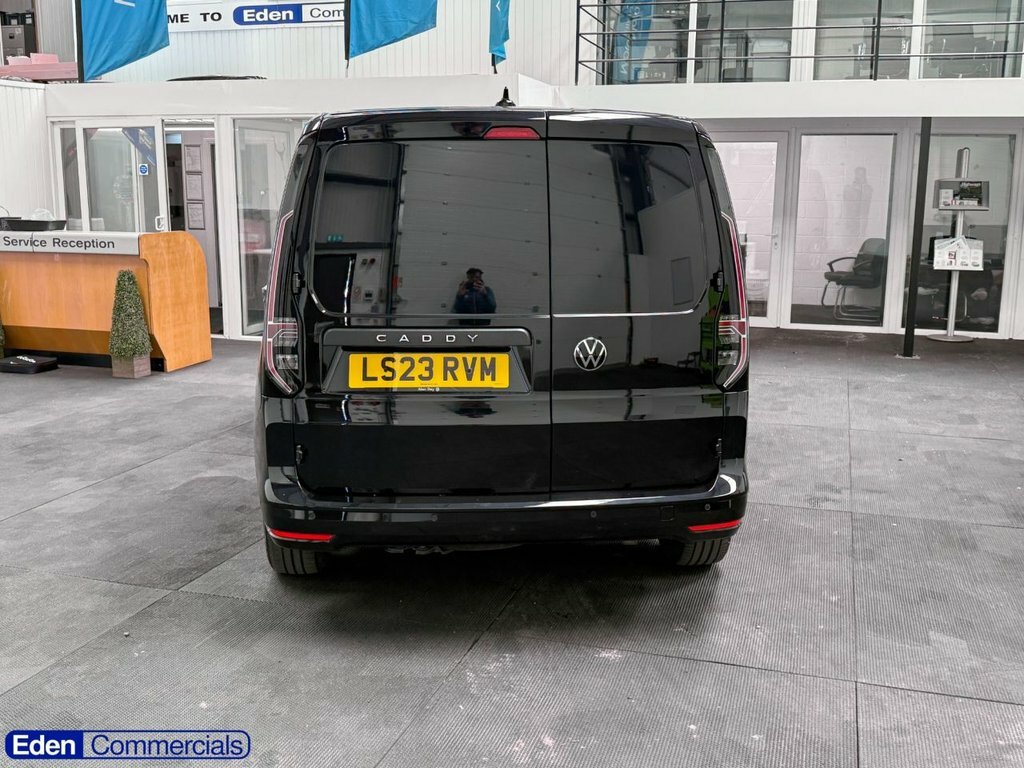 Volkswagen Caddy 2L Commerce Pro Black #6