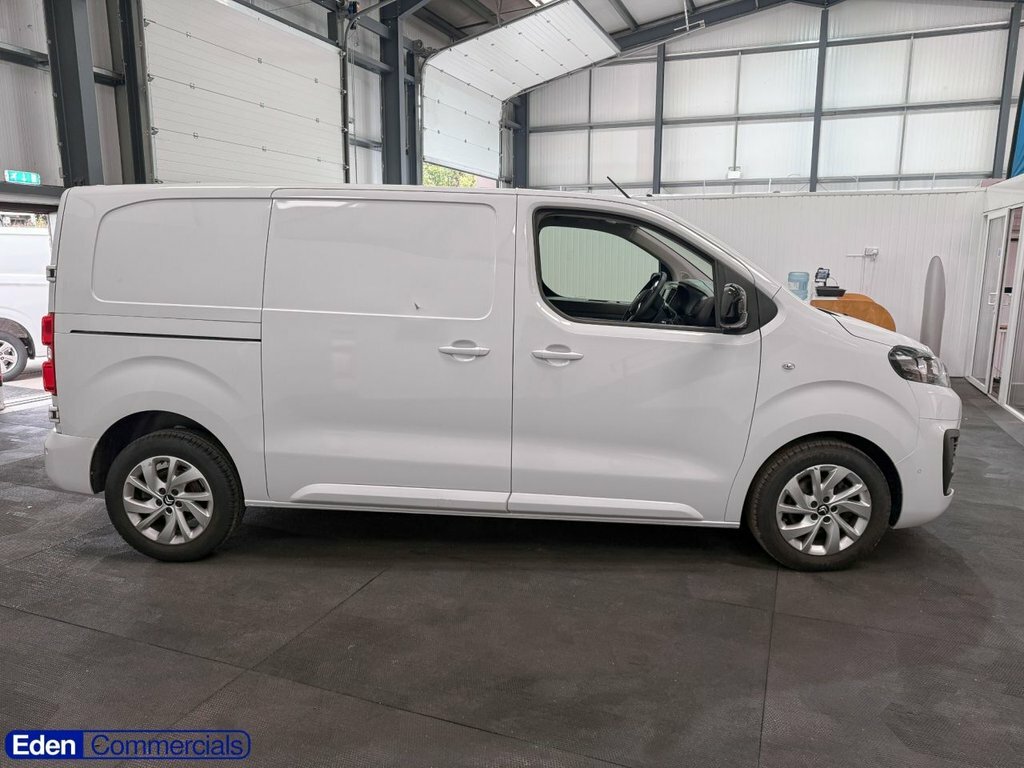 Citroen Dispatch 1.5L Driver Edition M 6Dr LA23JVO White #2