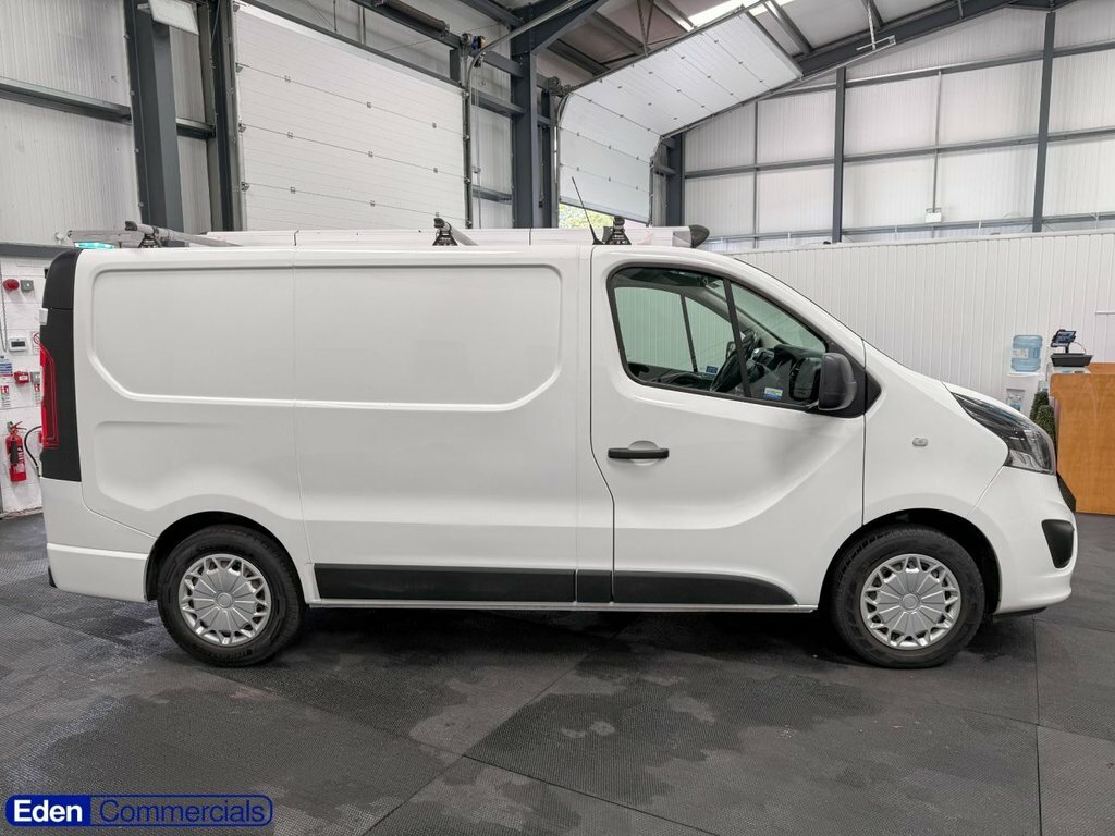Vauxhall Vivaro 1.6L Sportive White #2